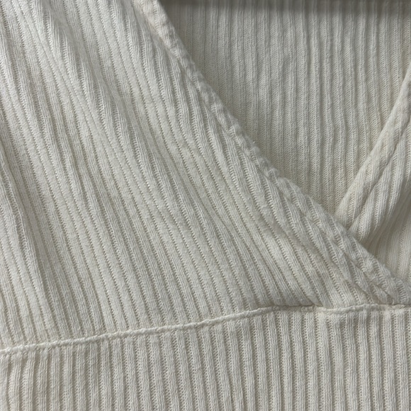 AE ribbed v neck shirt - Picture 2 of 2